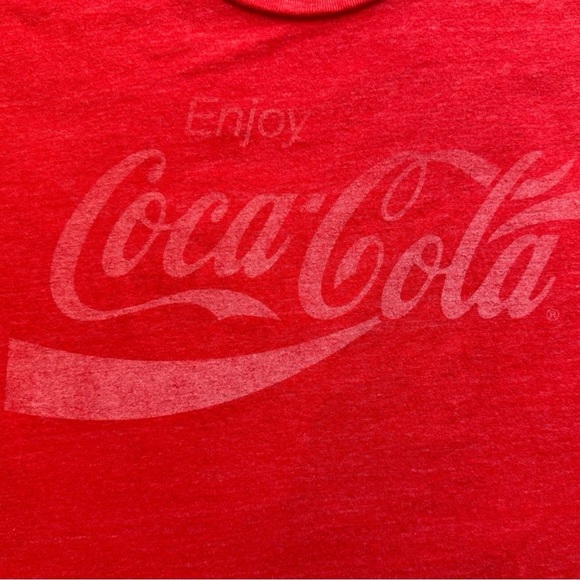 Coca-Cola Red Graphic T-Shirt - Size Large - Picture 3 of 6